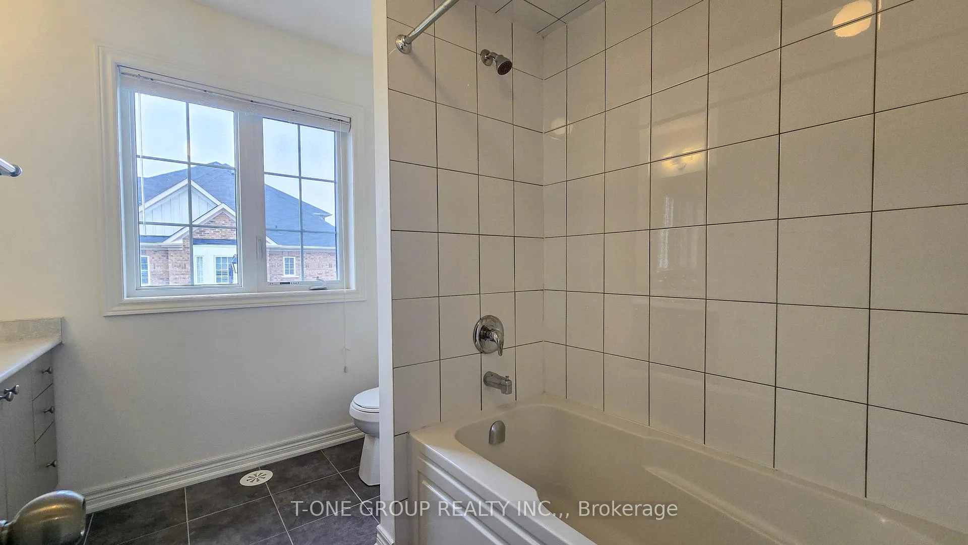 Photo 24 of 8 Larry Grove Way, Markham, Greensborough — HOMEH