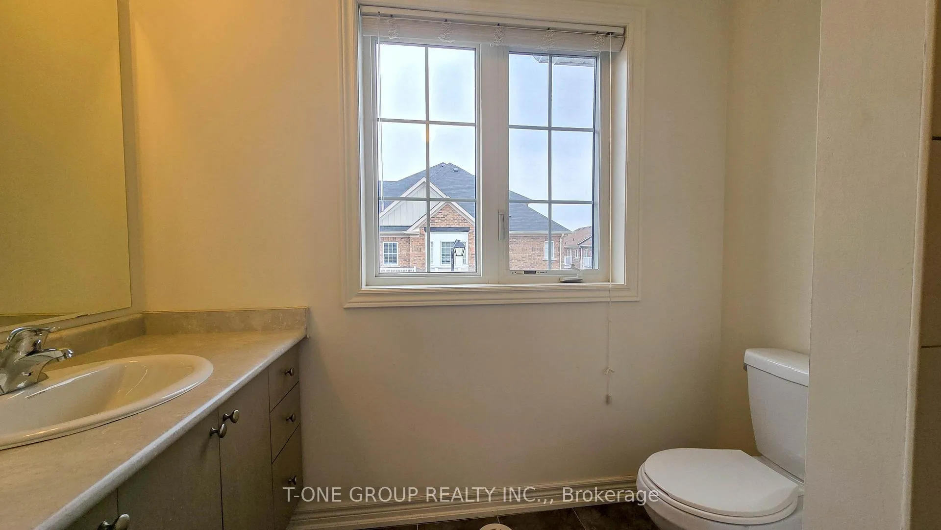 Photo 25 of 8 Larry Grove Way, Markham, Greensborough — HOMEH