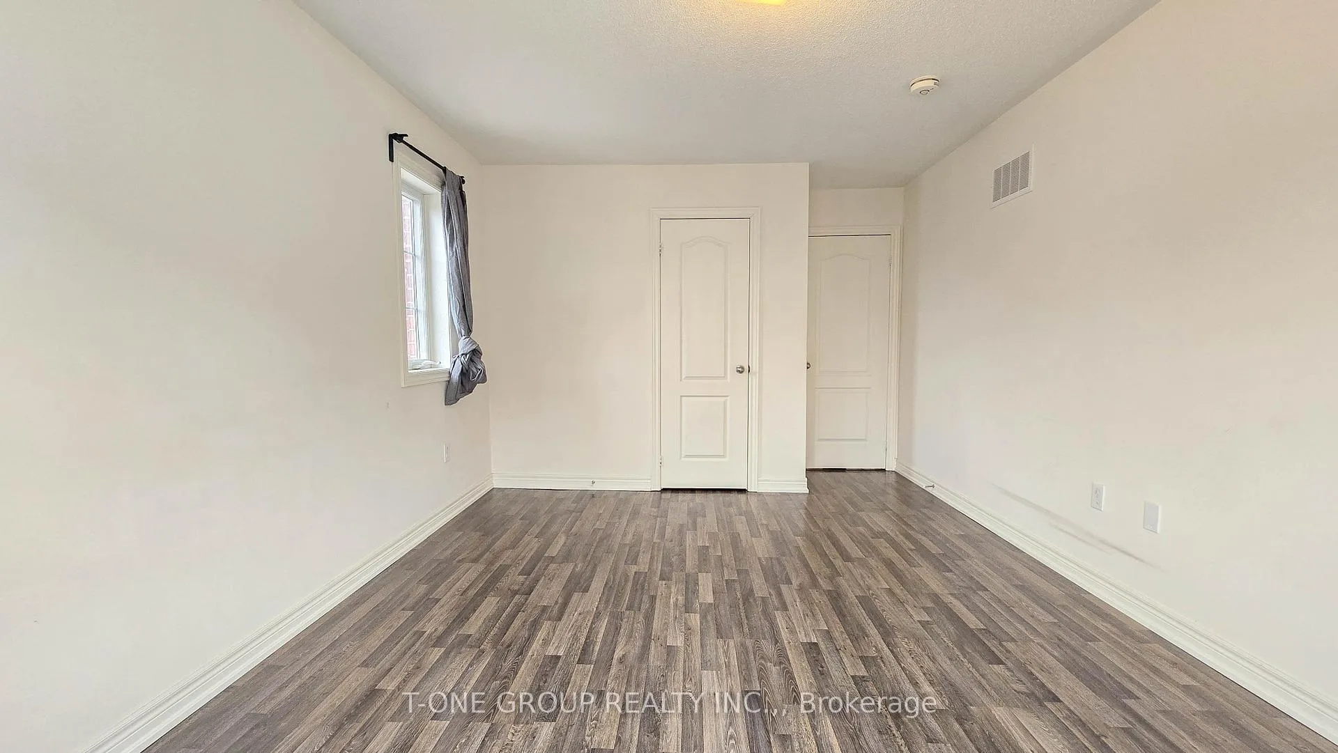 Photo 26 of 8 Larry Grove Way, Markham, Greensborough — HOMEH