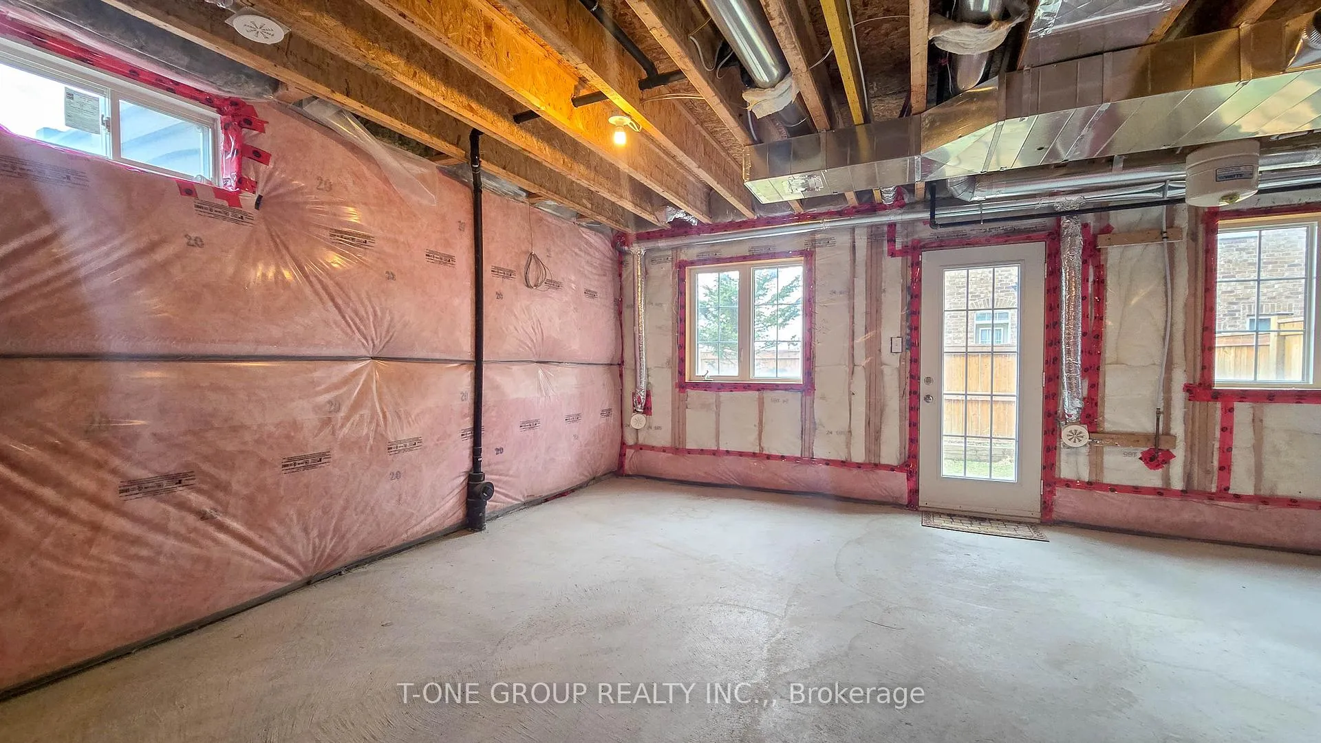 Photo 32 of 8 Larry Grove Way, Markham, Greensborough — HOMEH