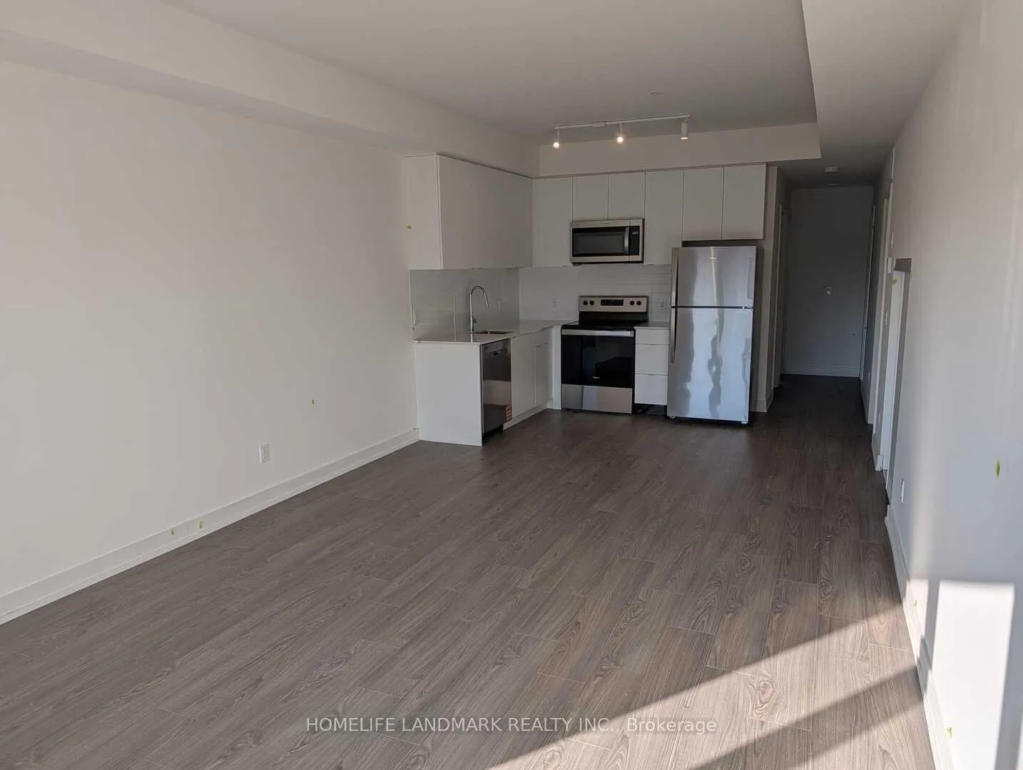 Photo 5 of Unit 203B, 16 Melbourbe Avenue, St. Catharines, E. Chester — HOMEH