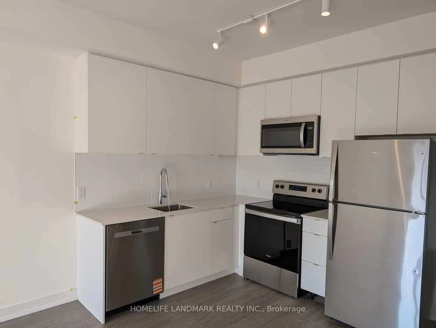 Photo 7 of Unit 203B, 16 Melbourbe Avenue, St. Catharines, E. Chester — HOMEH