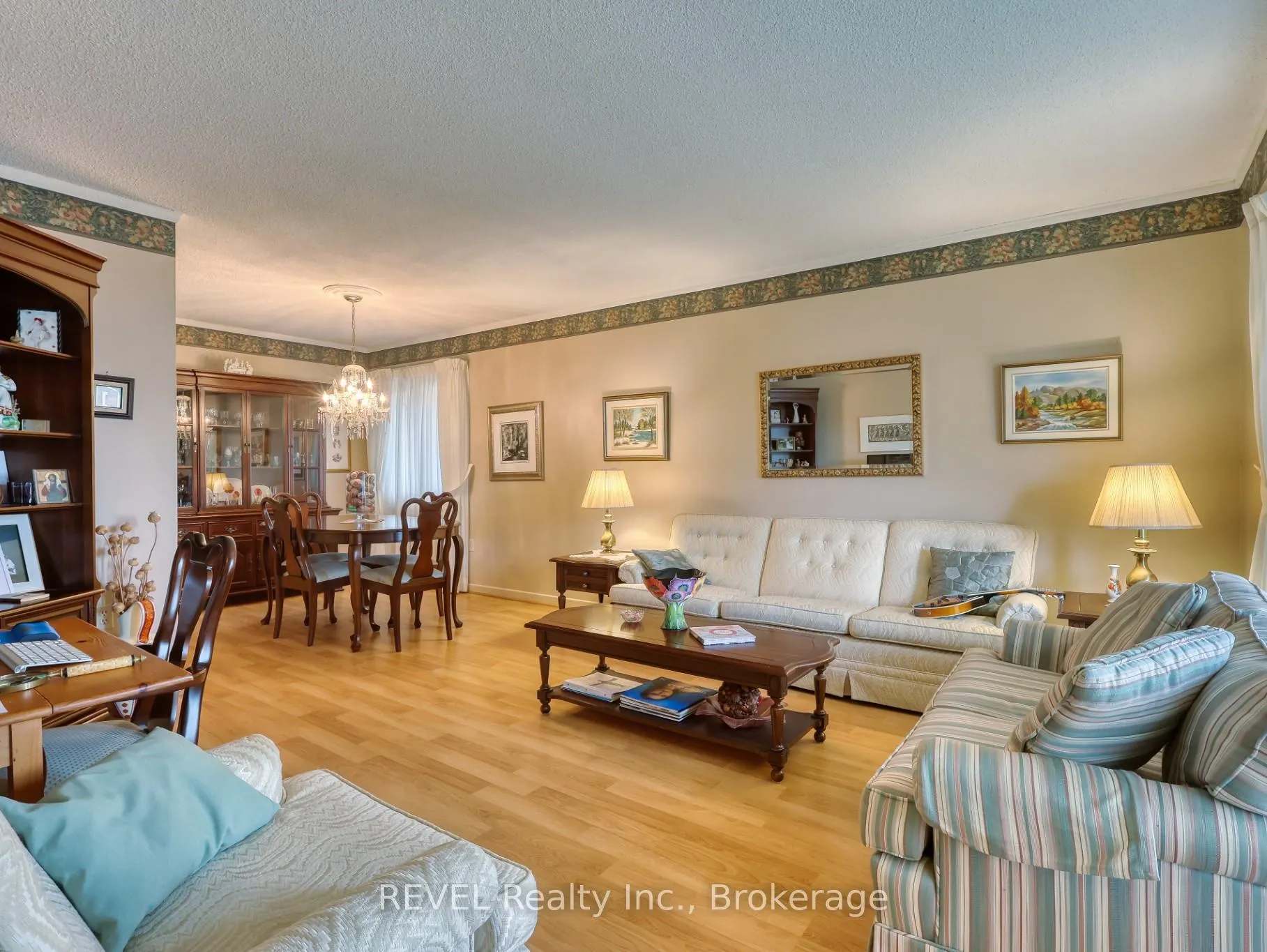 Photo 9 of 31 Cole Farm Boulevard, St. Catharines, Port Dalhousie — HOMEH