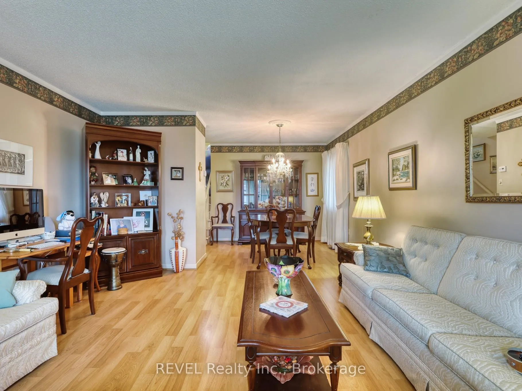 Photo 10 of 31 Cole Farm Boulevard, St. Catharines, Port Dalhousie — HOMEH
