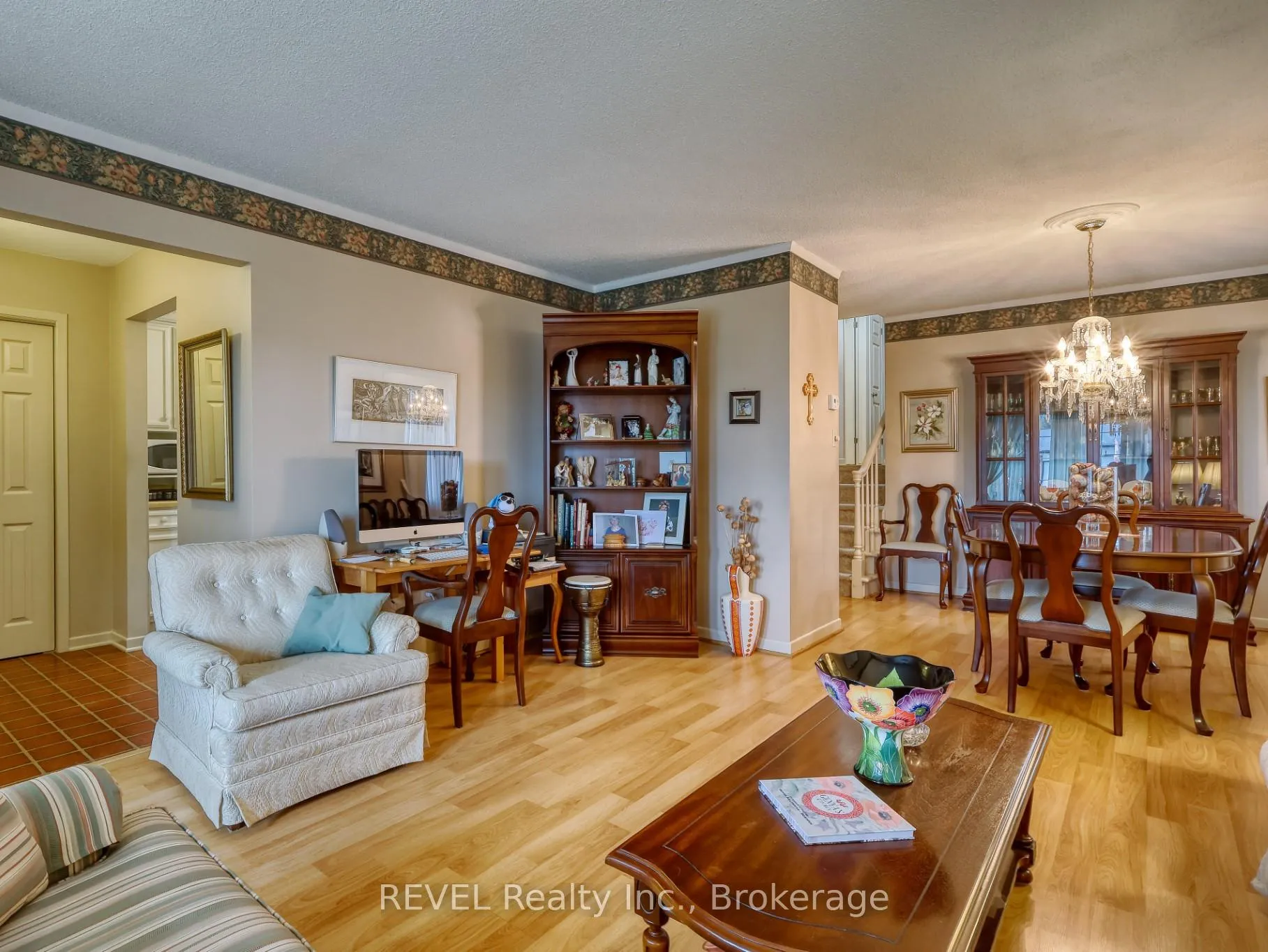 Photo 11 of 31 Cole Farm Boulevard, St. Catharines, Port Dalhousie — HOMEH