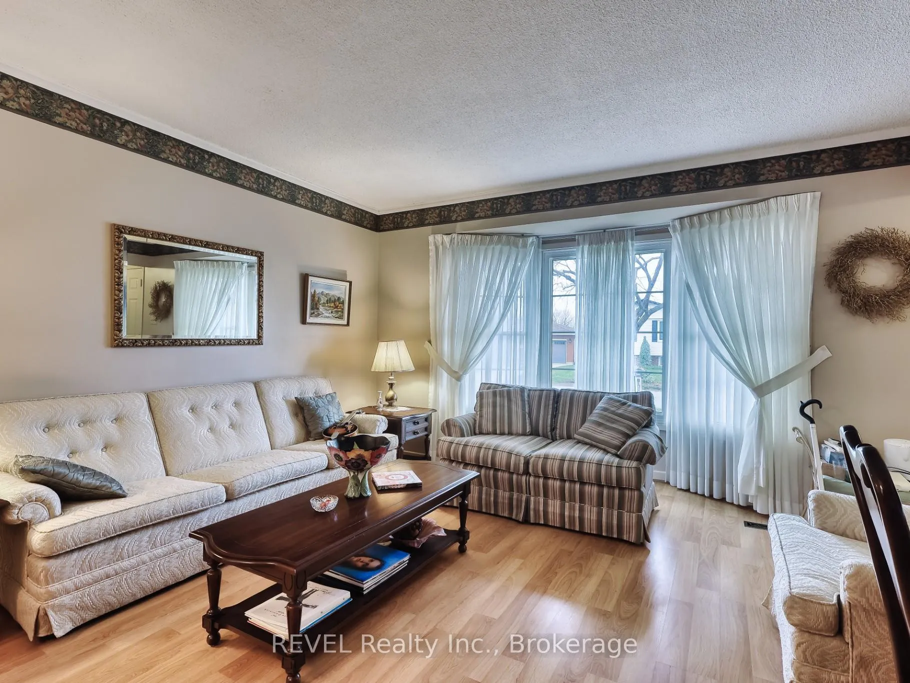 Photo 14 of 31 Cole Farm Boulevard, St. Catharines, Port Dalhousie — HOMEH