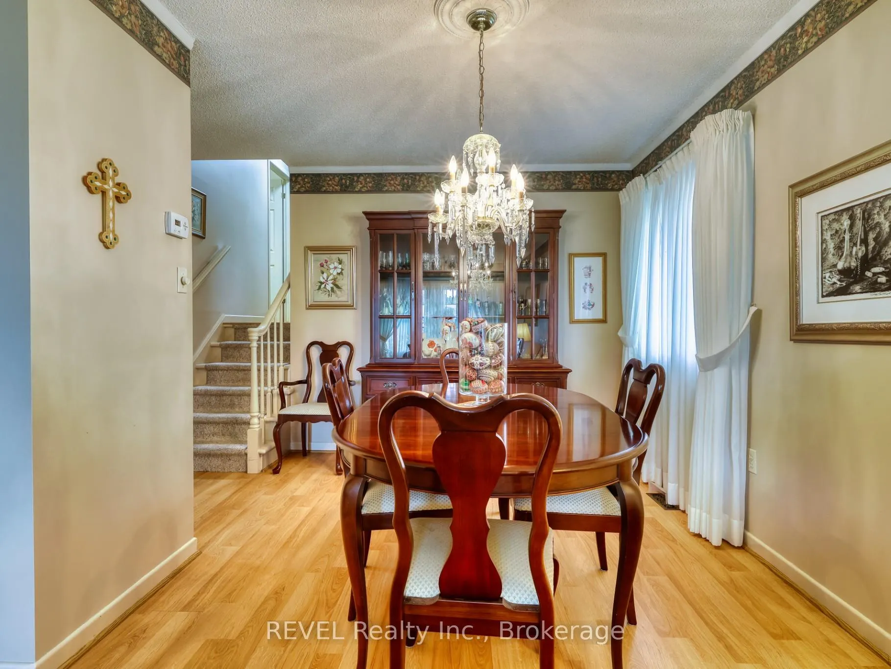 Photo 15 of 31 Cole Farm Boulevard, St. Catharines, Port Dalhousie — HOMEH