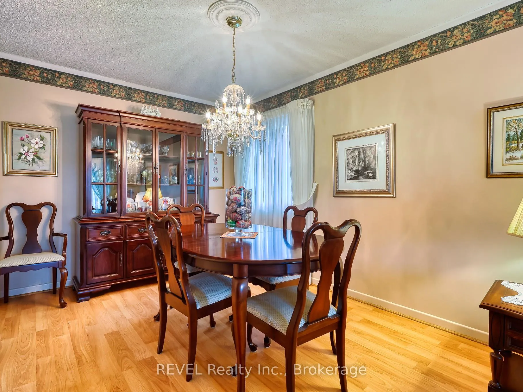 Photo 16 of 31 Cole Farm Boulevard, St. Catharines, Port Dalhousie — HOMEH