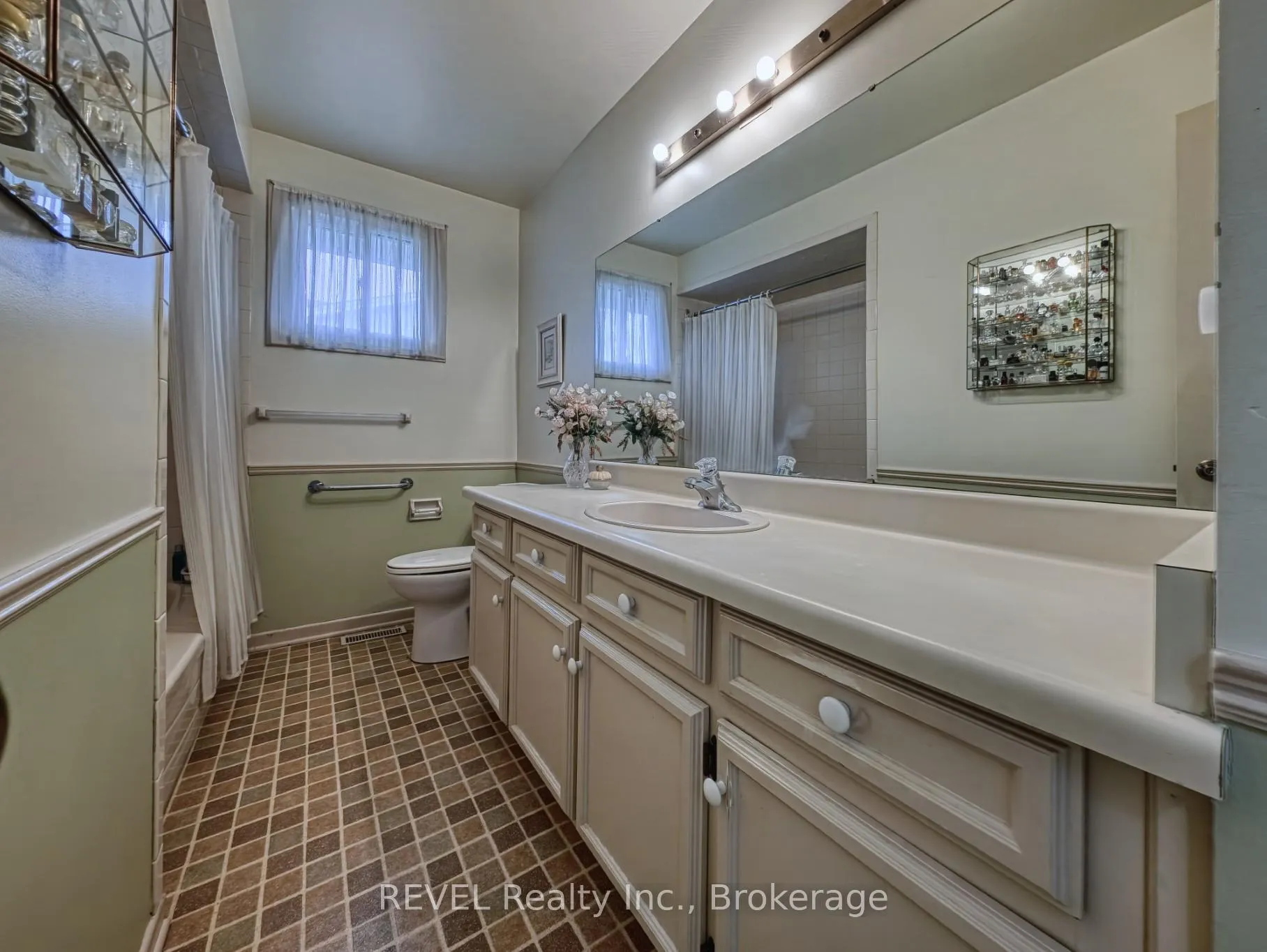 Photo 29 of 31 Cole Farm Boulevard, St. Catharines, Port Dalhousie — HOMEH