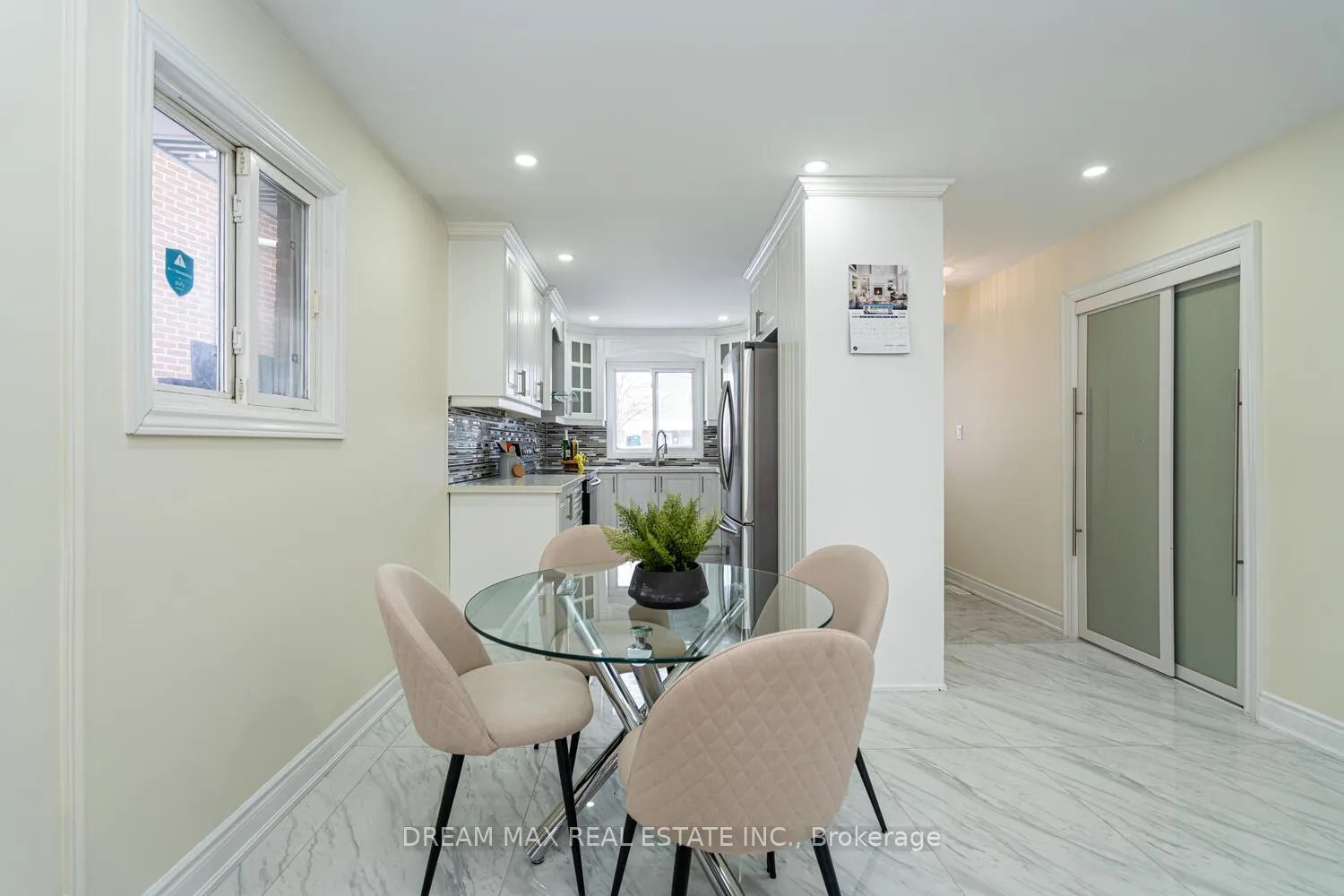 Photo 9 of 68 Winterfold Drive, Brampton, Madoc — HOMEH