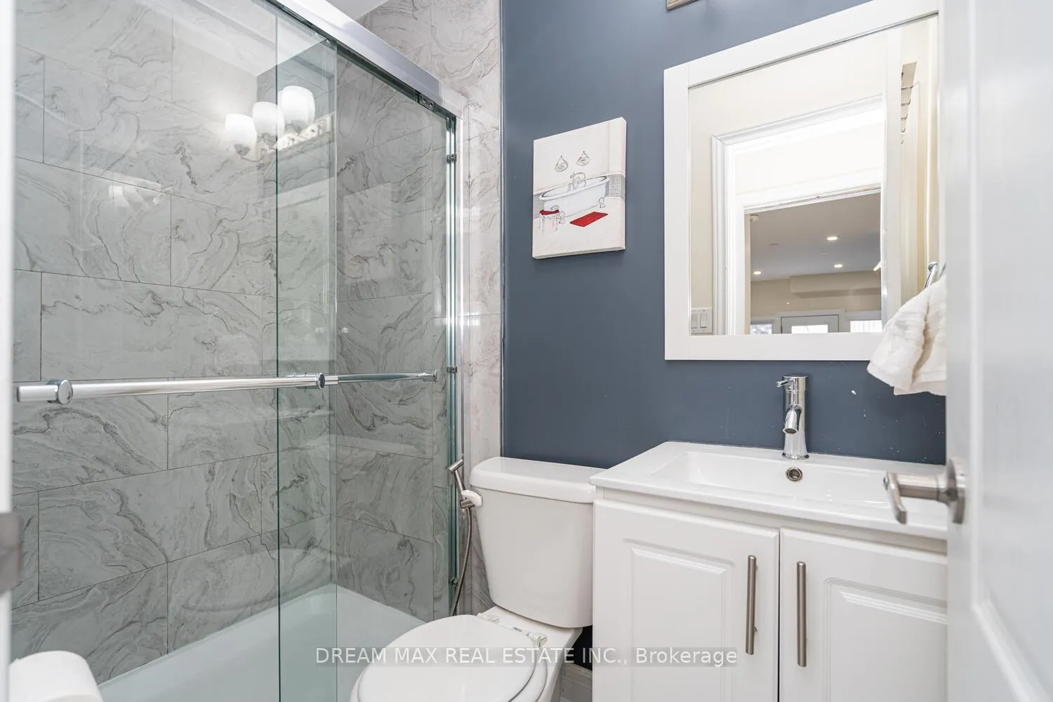 Photo 13 of 68 Winterfold Drive, Brampton, Madoc — HOMEH