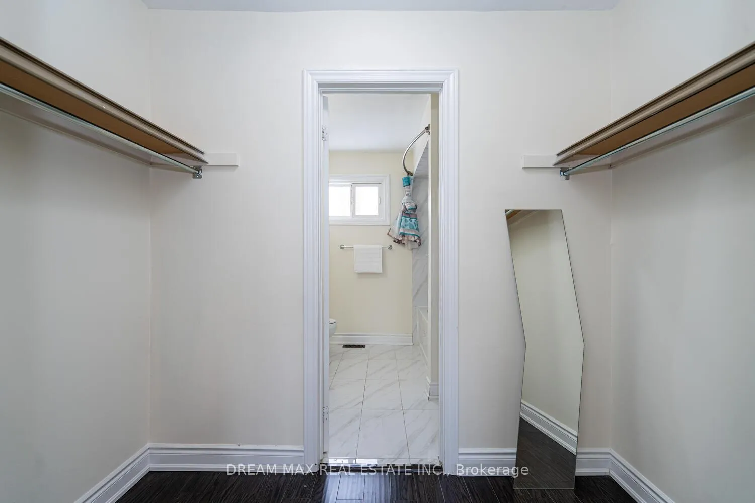 Photo 29 of 68 Winterfold Drive, Brampton, Madoc — HOMEH