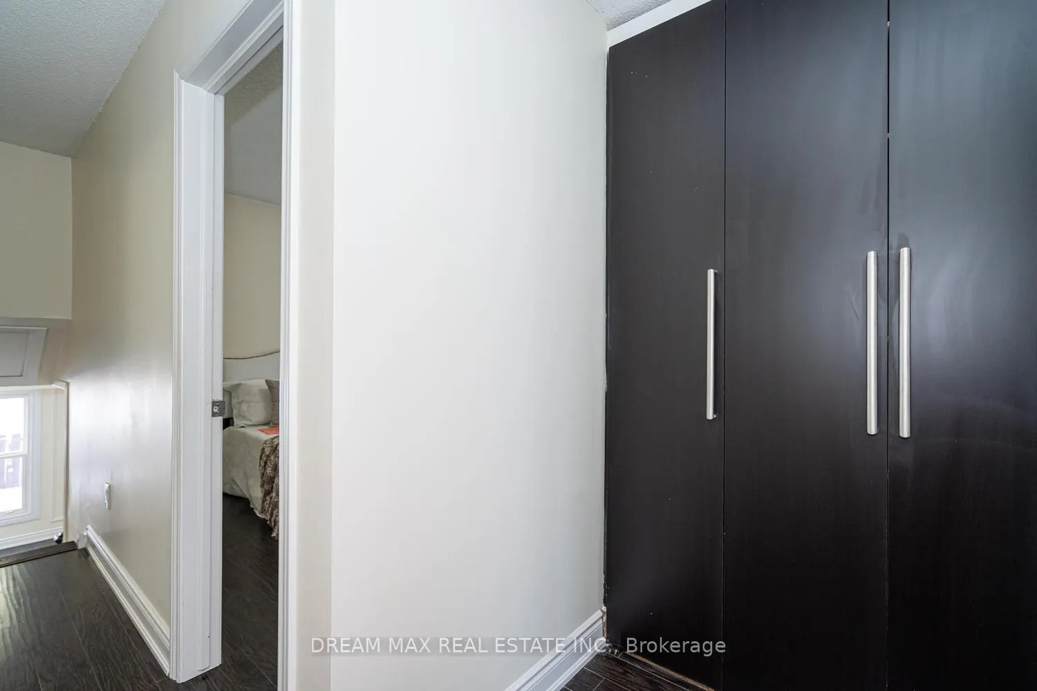 Photo 31 of 68 Winterfold Drive, Brampton, Madoc — HOMEH