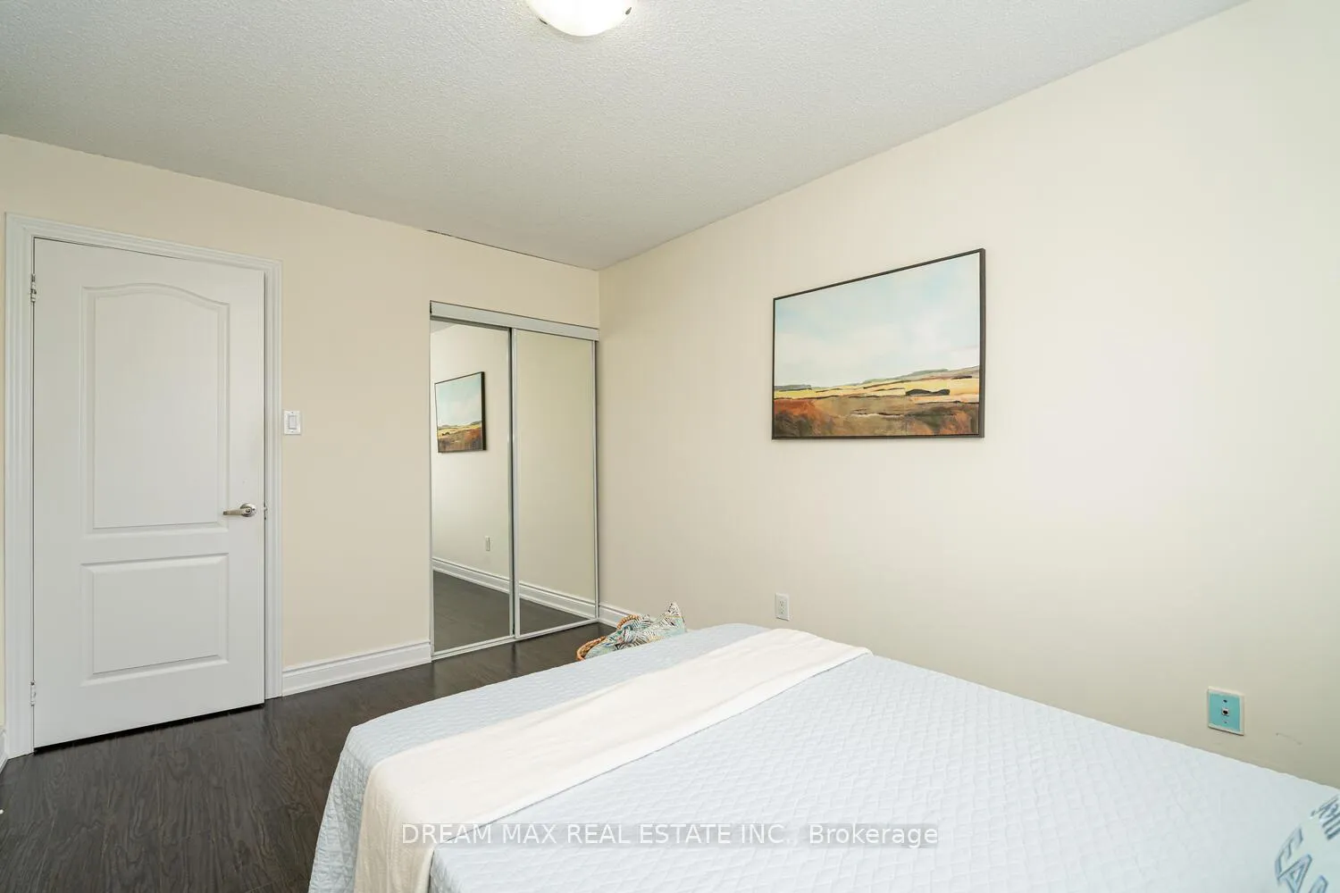 Photo 33 of 68 Winterfold Drive, Brampton, Madoc — HOMEH