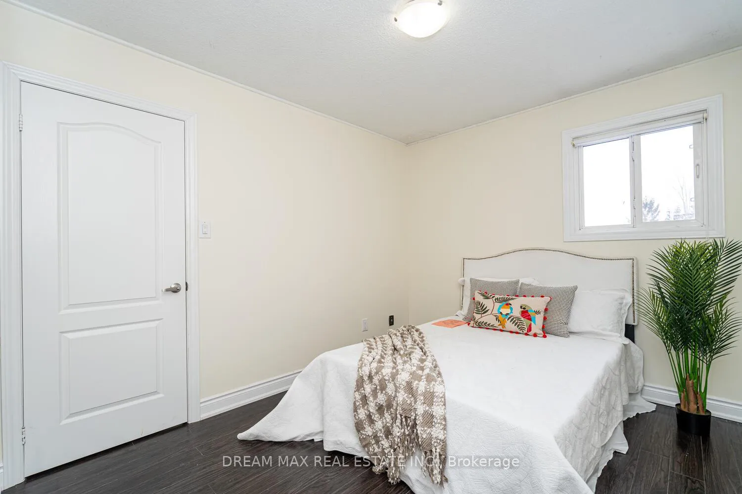 Photo 36 of 68 Winterfold Drive, Brampton, Madoc — HOMEH
