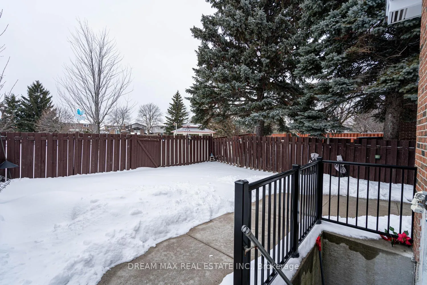 Photo 50 of 68 Winterfold Drive, Brampton, Madoc — HOMEH