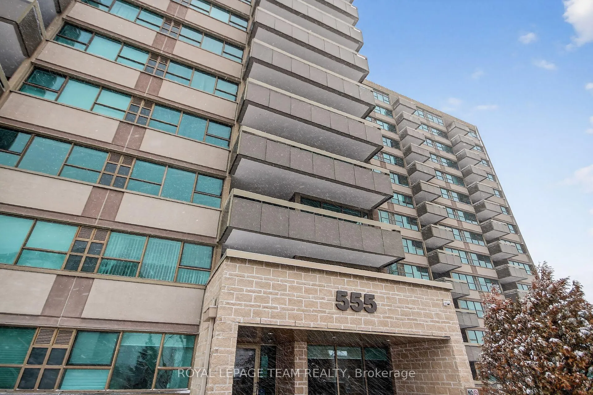 Photo 1 of Unit 606, 555 Brittany Drive, Ottawa, Viscount Alexander Park — HOMEH
