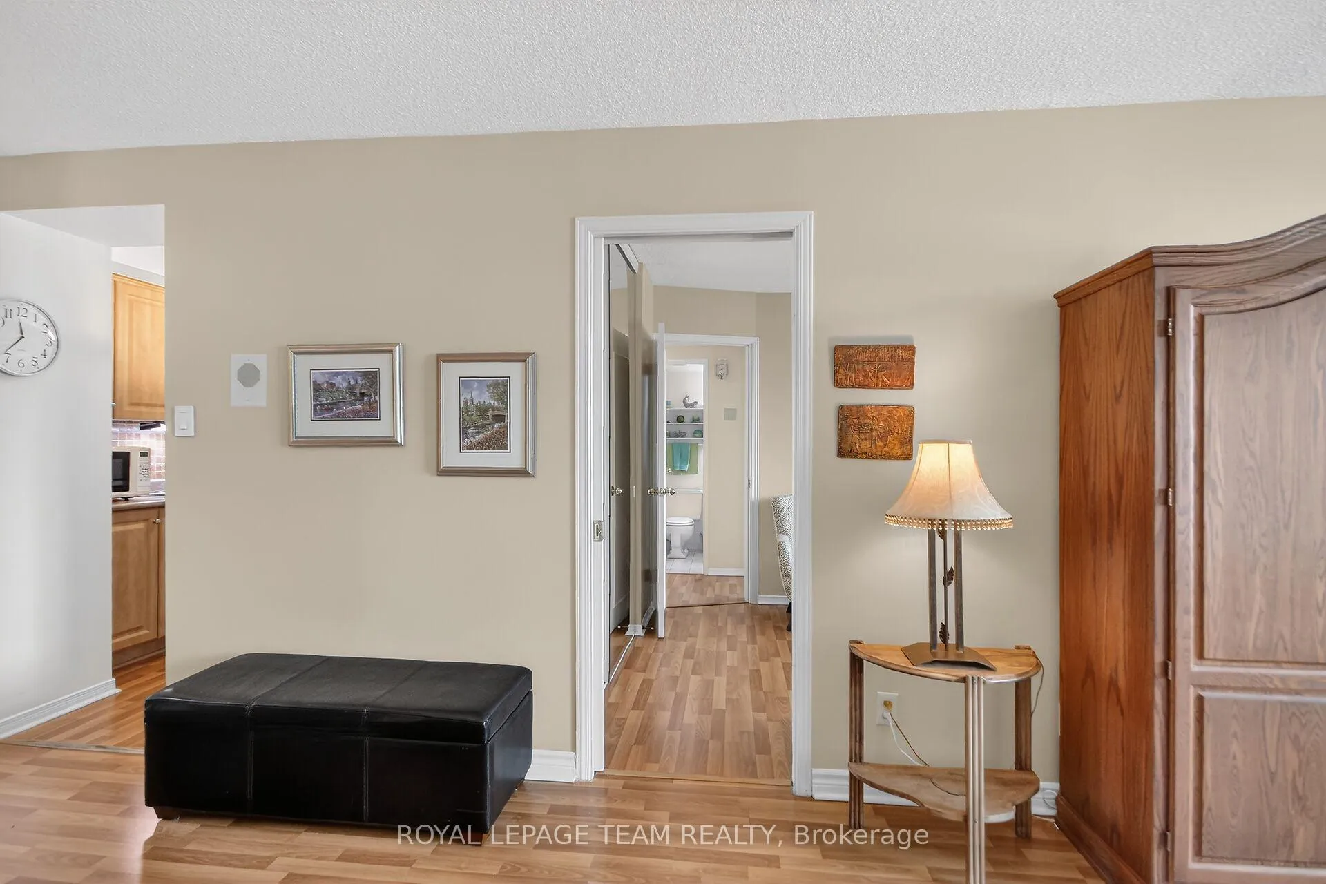 Photo 13 of Unit 606, 555 Brittany Drive, Ottawa, Viscount Alexander Park — HOMEH