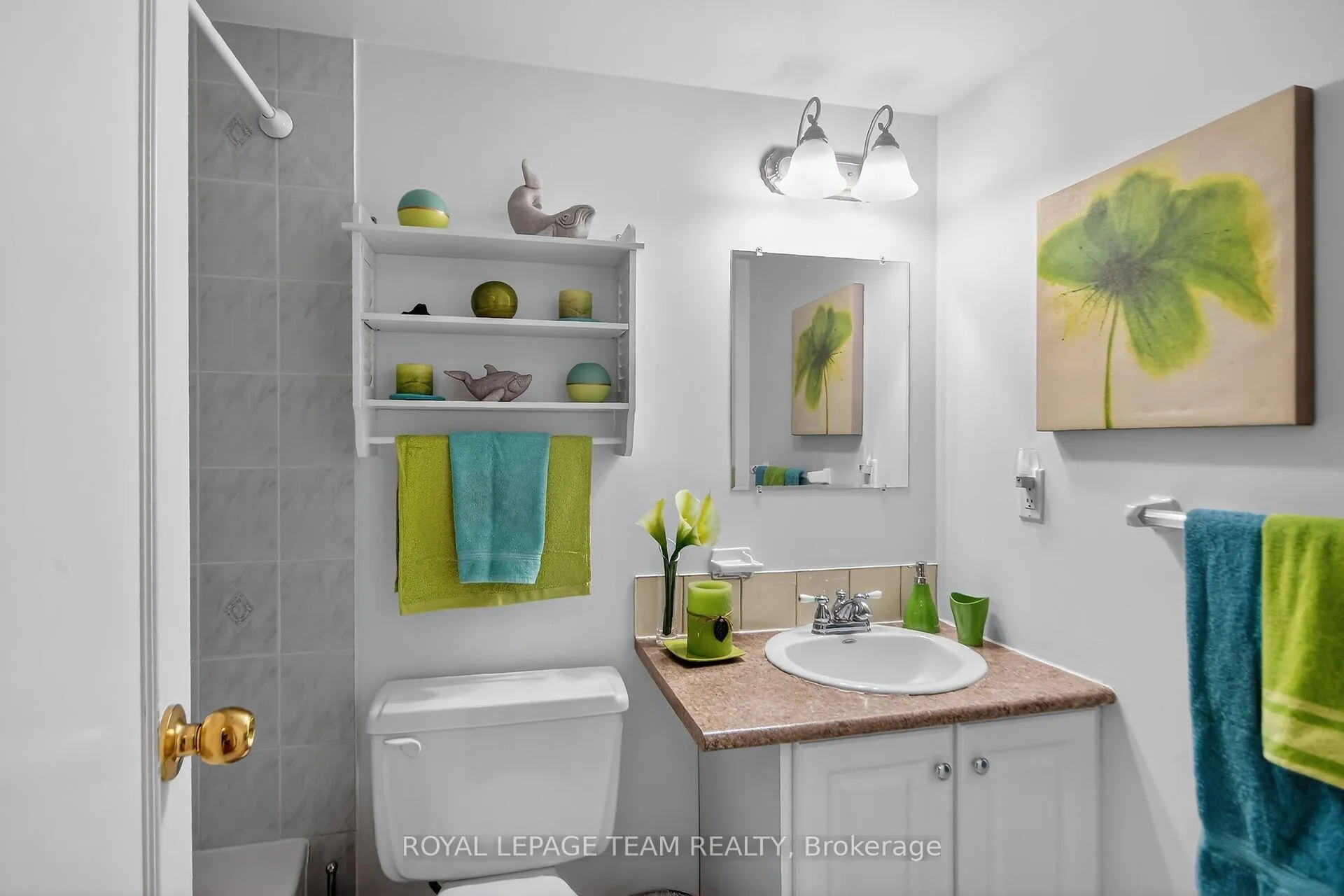 Photo 20 of Unit 606, 555 Brittany Drive, Ottawa, Viscount Alexander Park — HOMEH
