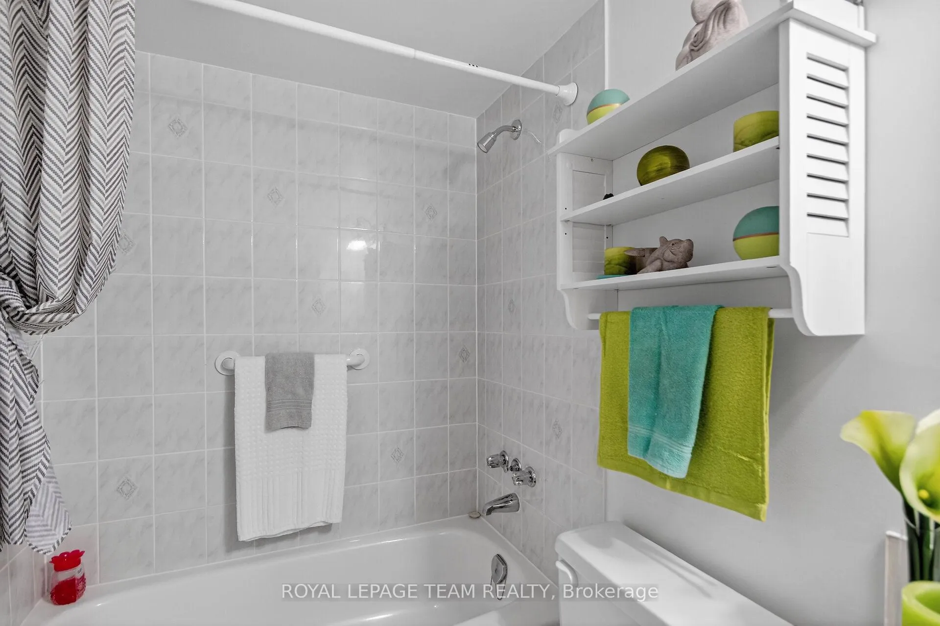 Photo 21 of Unit 606, 555 Brittany Drive, Ottawa, Viscount Alexander Park — HOMEH