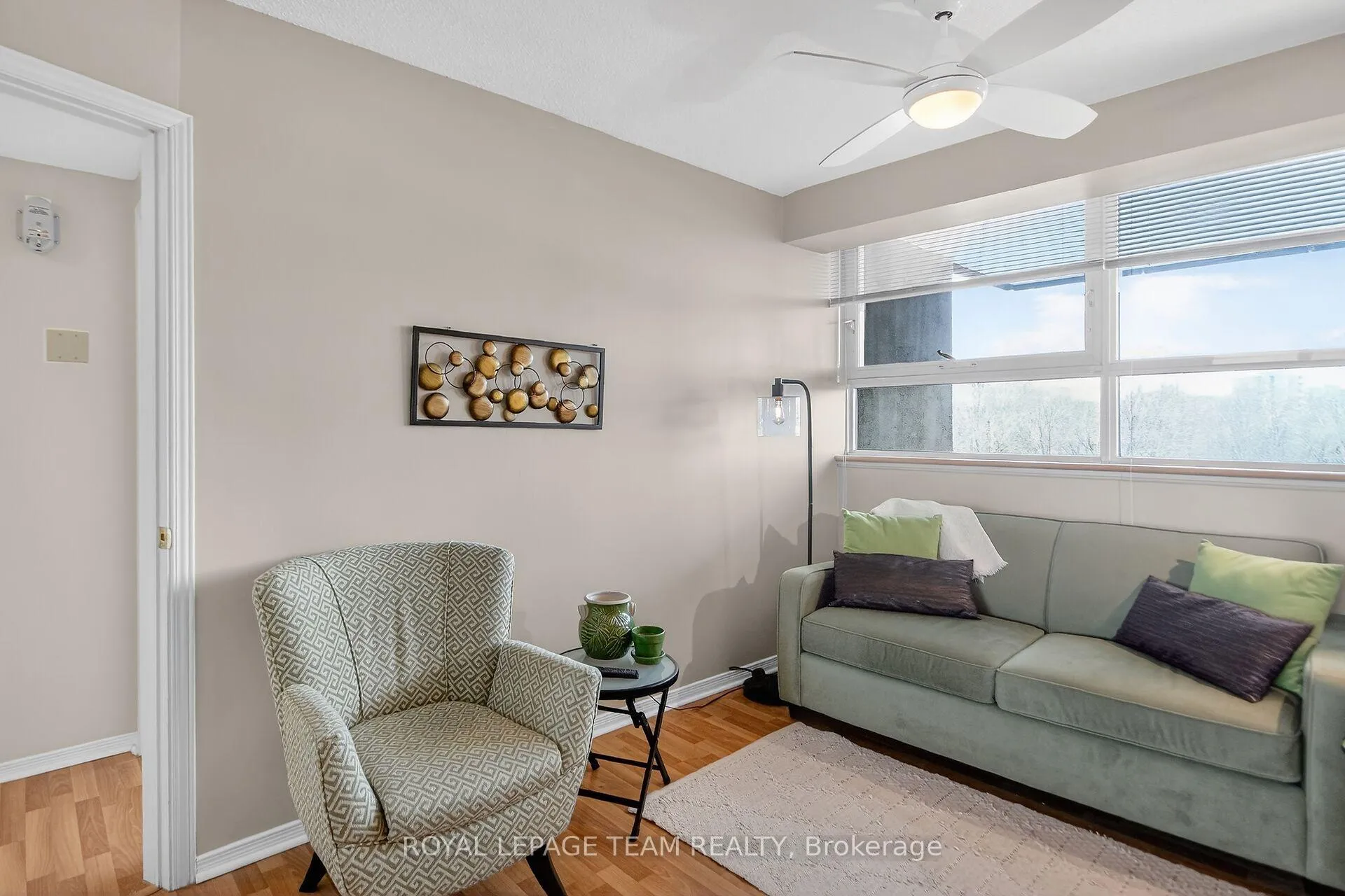 Photo 22 of Unit 606, 555 Brittany Drive, Ottawa, Viscount Alexander Park — HOMEH