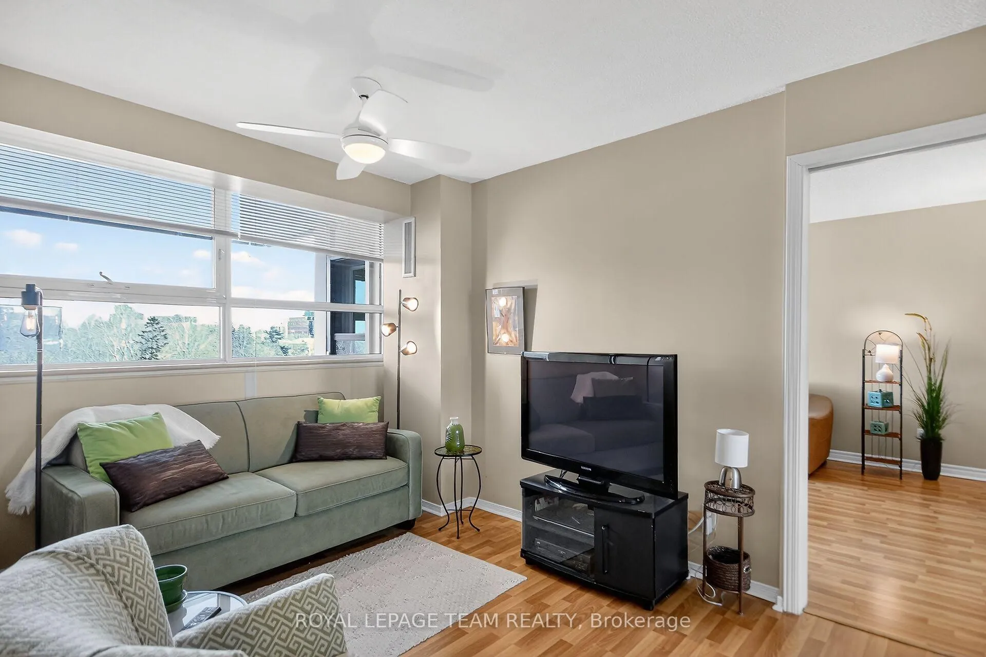 Photo 23 of Unit 606, 555 Brittany Drive, Ottawa, Viscount Alexander Park — HOMEH