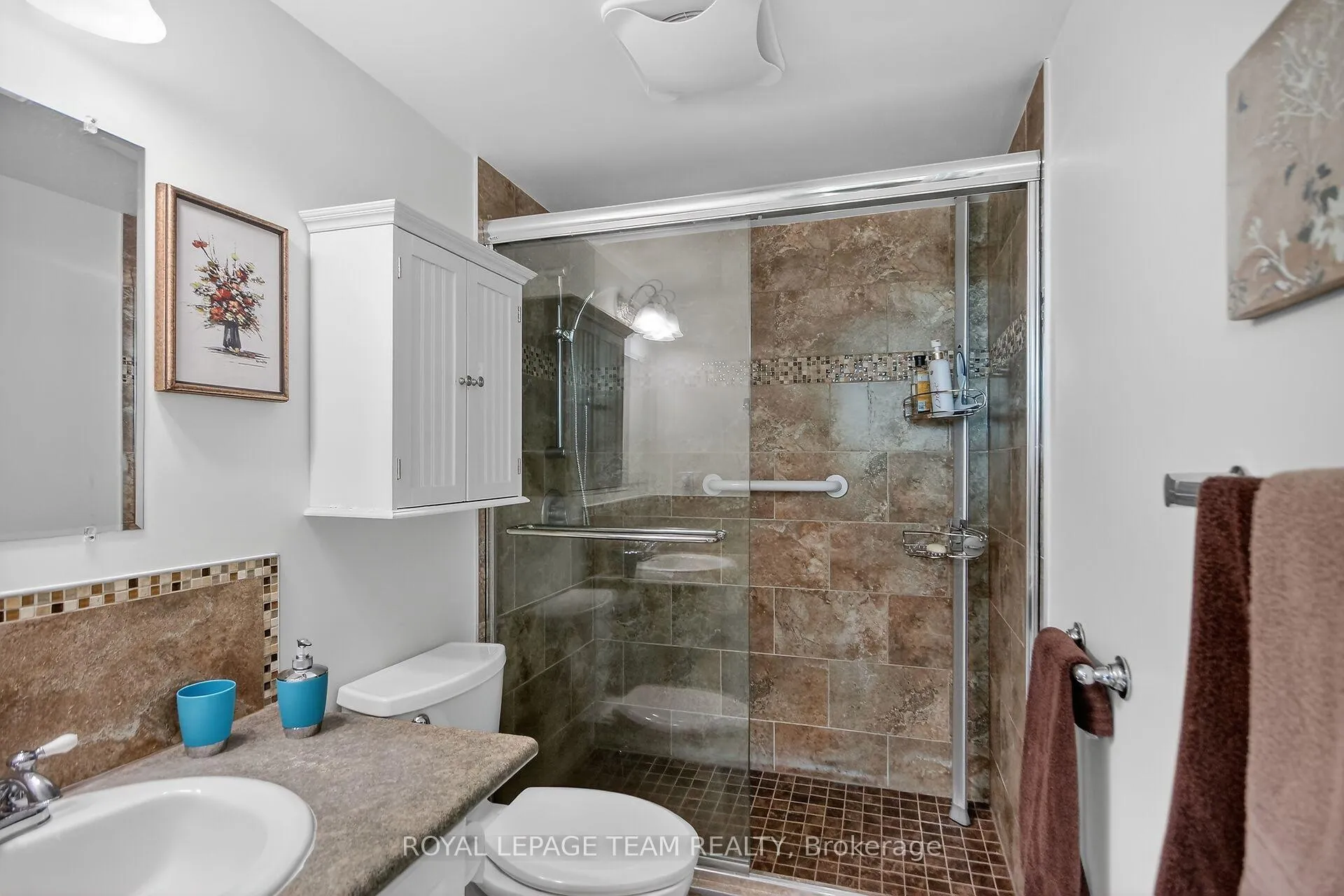 Photo 27 of Unit 606, 555 Brittany Drive, Ottawa, Viscount Alexander Park — HOMEH