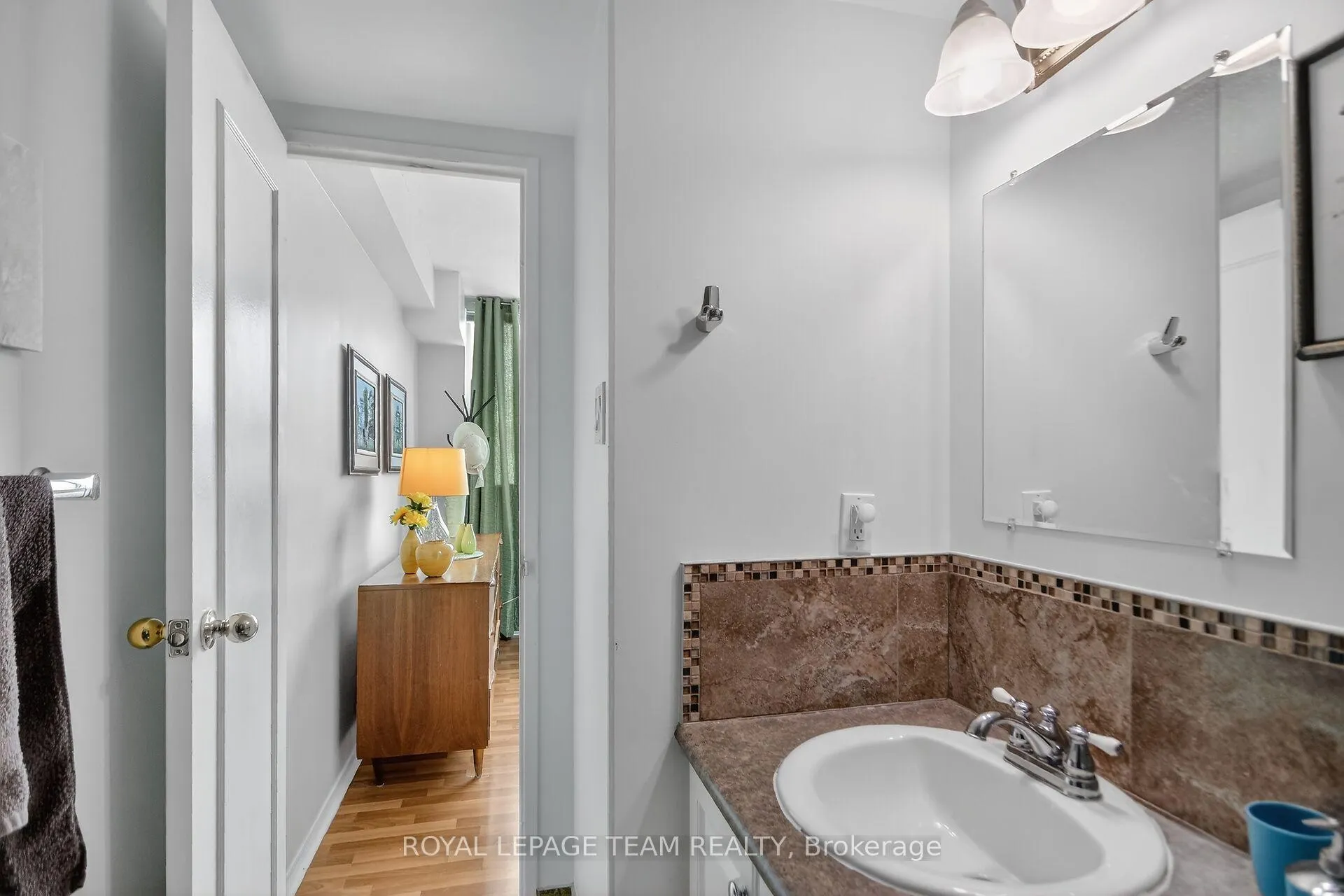 Photo 28 of Unit 606, 555 Brittany Drive, Ottawa, Viscount Alexander Park — HOMEH