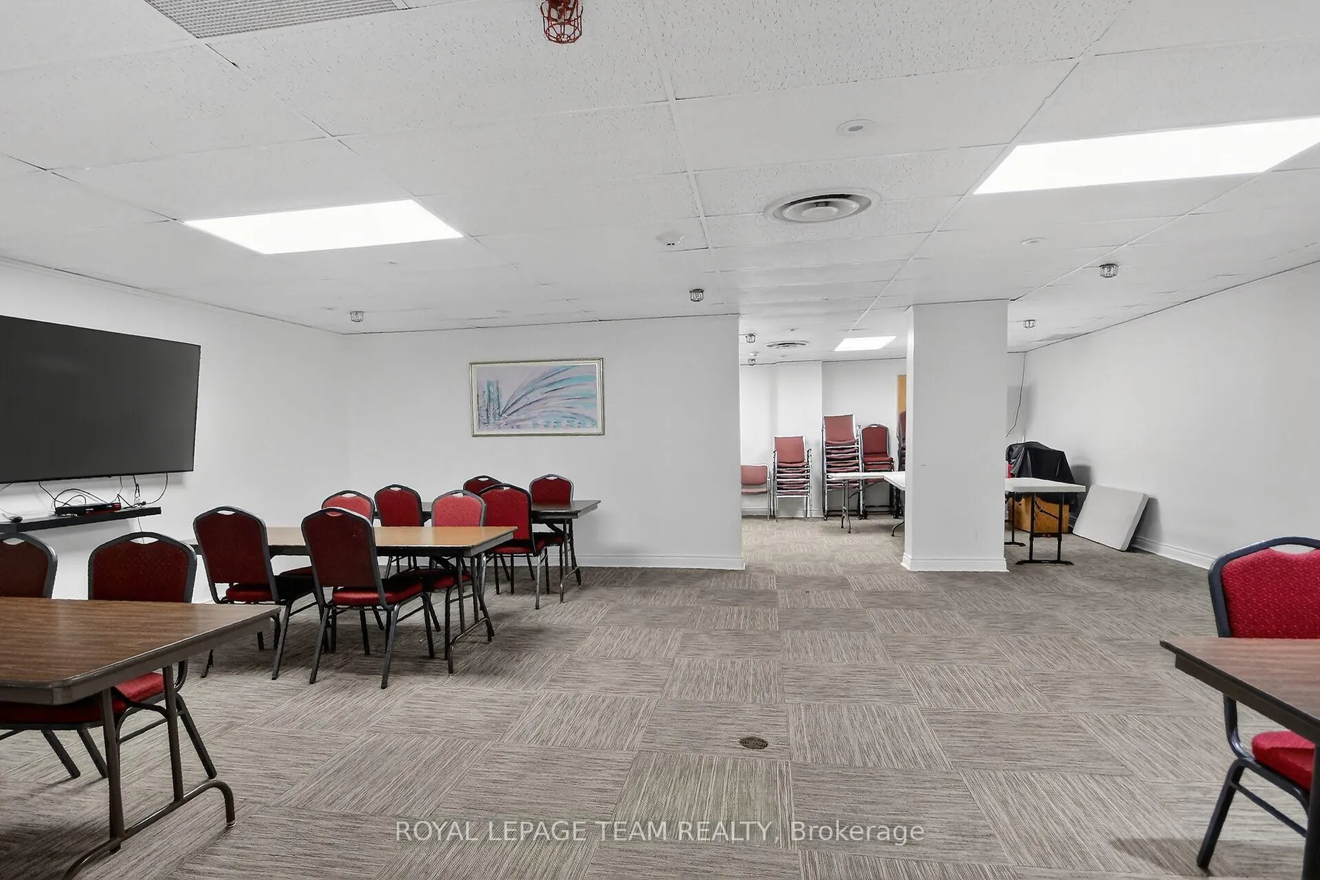 Photo 35 of Unit 606, 555 Brittany Drive, Ottawa, Viscount Alexander Park — HOMEH