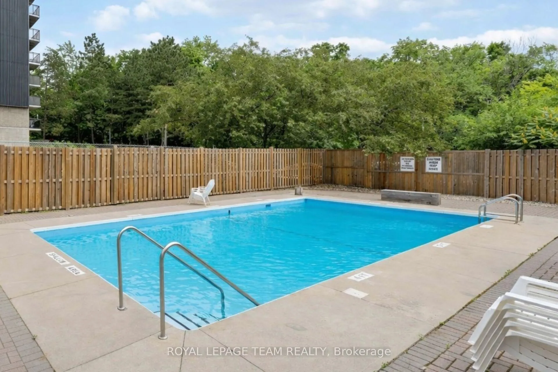 Photo 38 of Unit 606, 555 Brittany Drive, Ottawa, Viscount Alexander Park — HOMEH