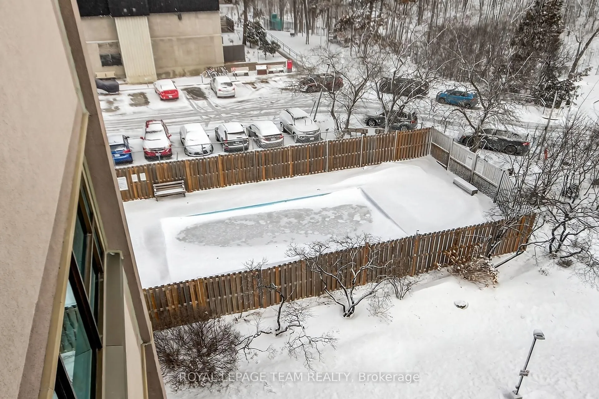 Photo 39 of Unit 606, 555 Brittany Drive, Ottawa, Viscount Alexander Park — HOMEH