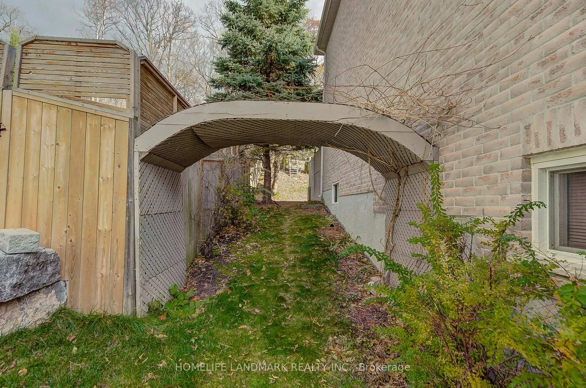 Photo 28 of 49 Eaglestone Lane, Barrie, Ardagh — HOMEH