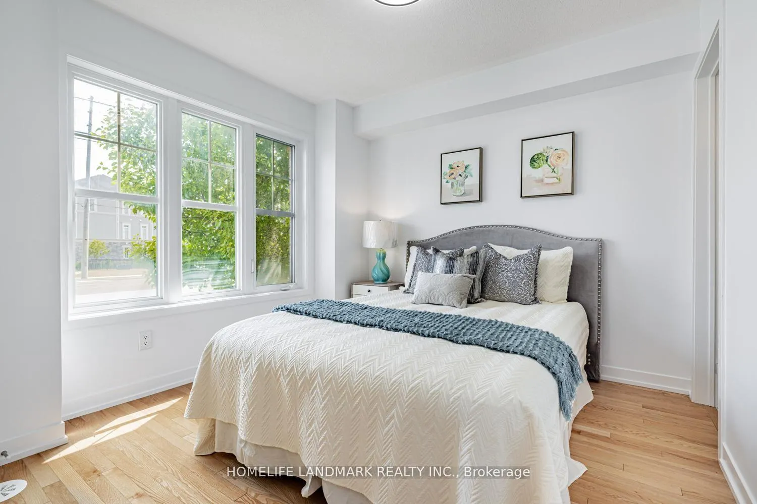 Photo 3 of 10606 Bathurst Street, Vaughan, Patterson — HOMEH