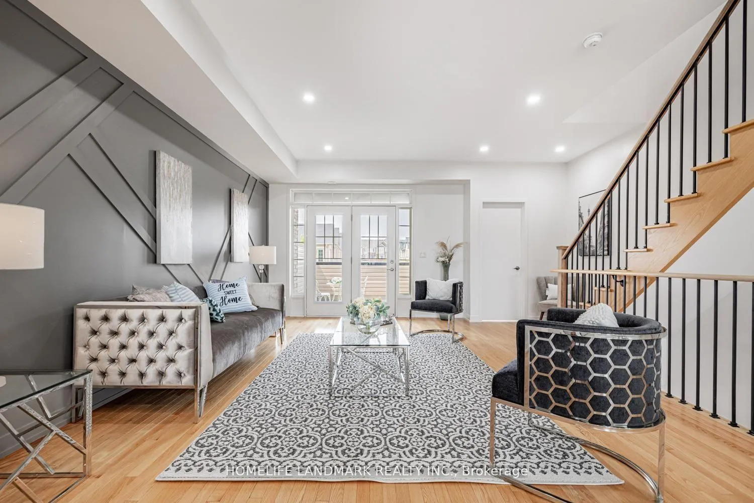 Photo 4 of 10606 Bathurst Street, Vaughan, Patterson — HOMEH