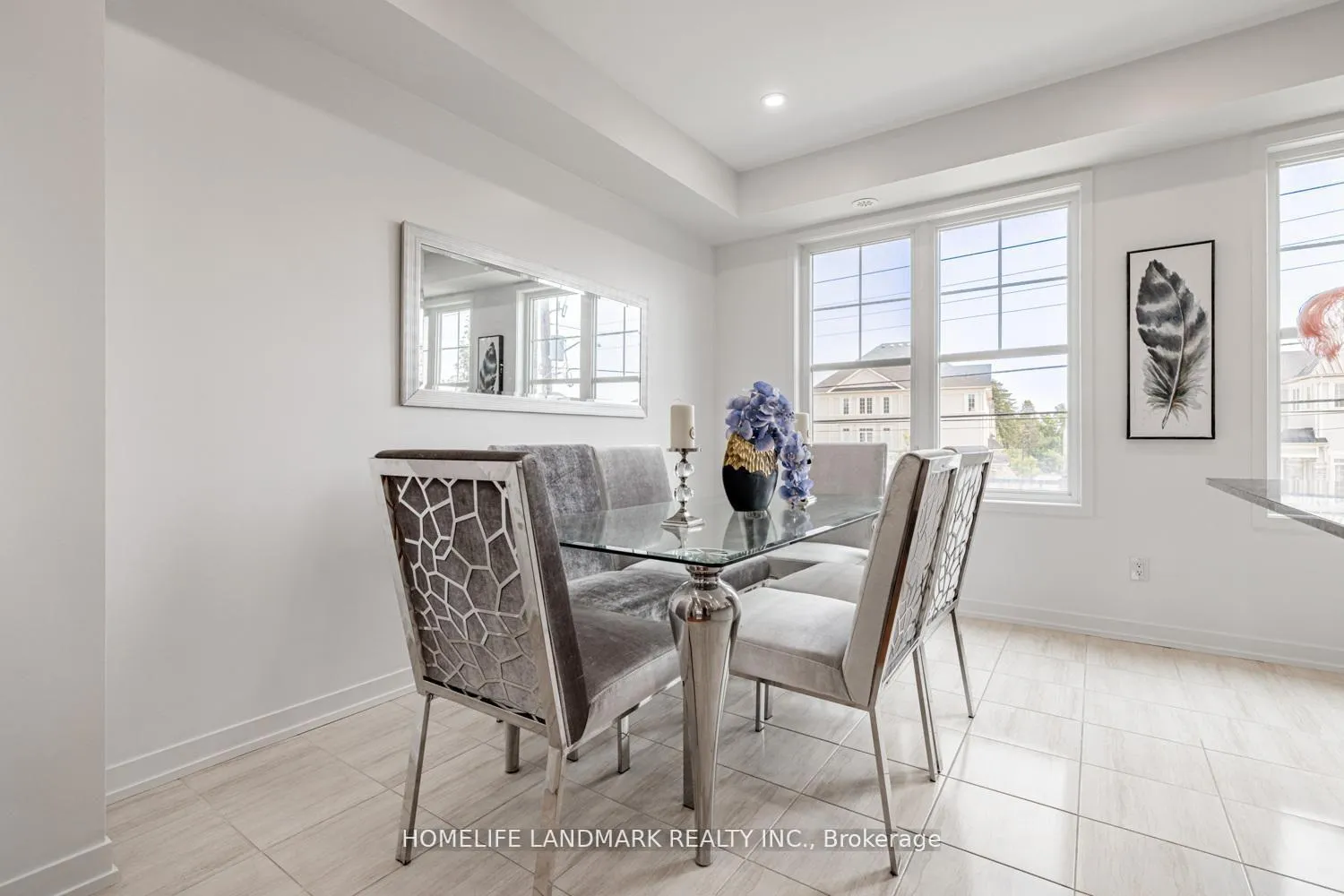 Photo 7 of 10606 Bathurst Street, Vaughan, Patterson — HOMEH