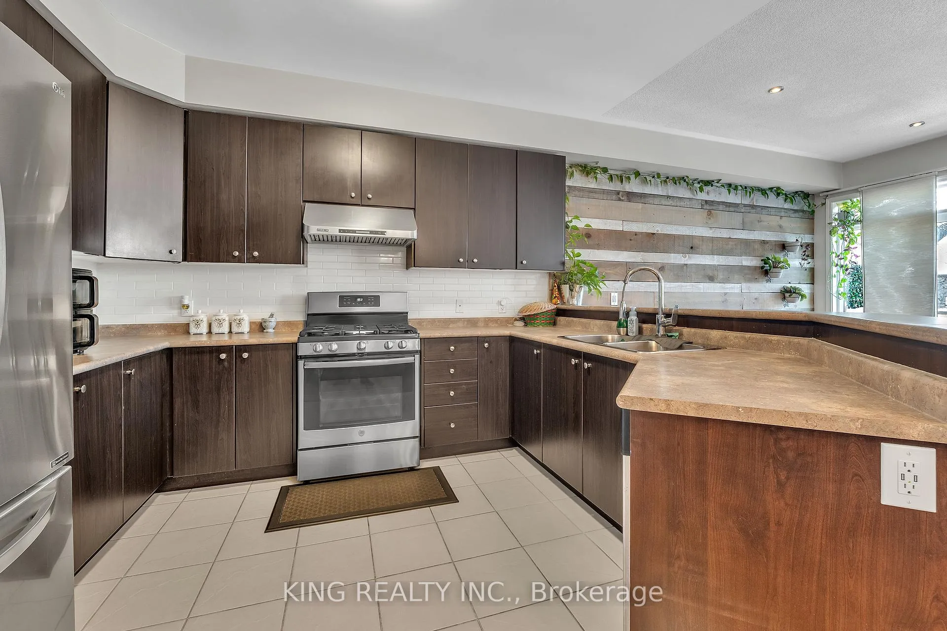 Photo 9 of Unit 74, 651 Farmstead Drive, Milton, Willmott — HOMEH