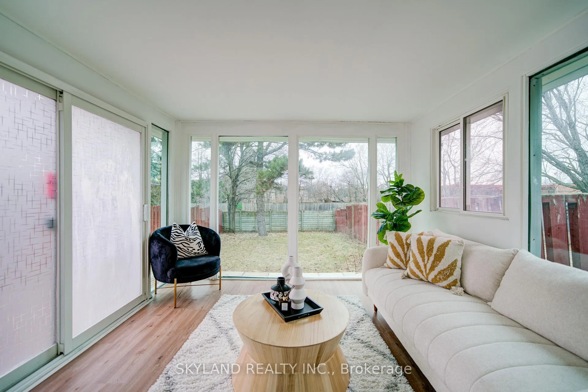 Photo 13 of 56 Upton Crescent, Markham, Milliken Mills West — HOMEH