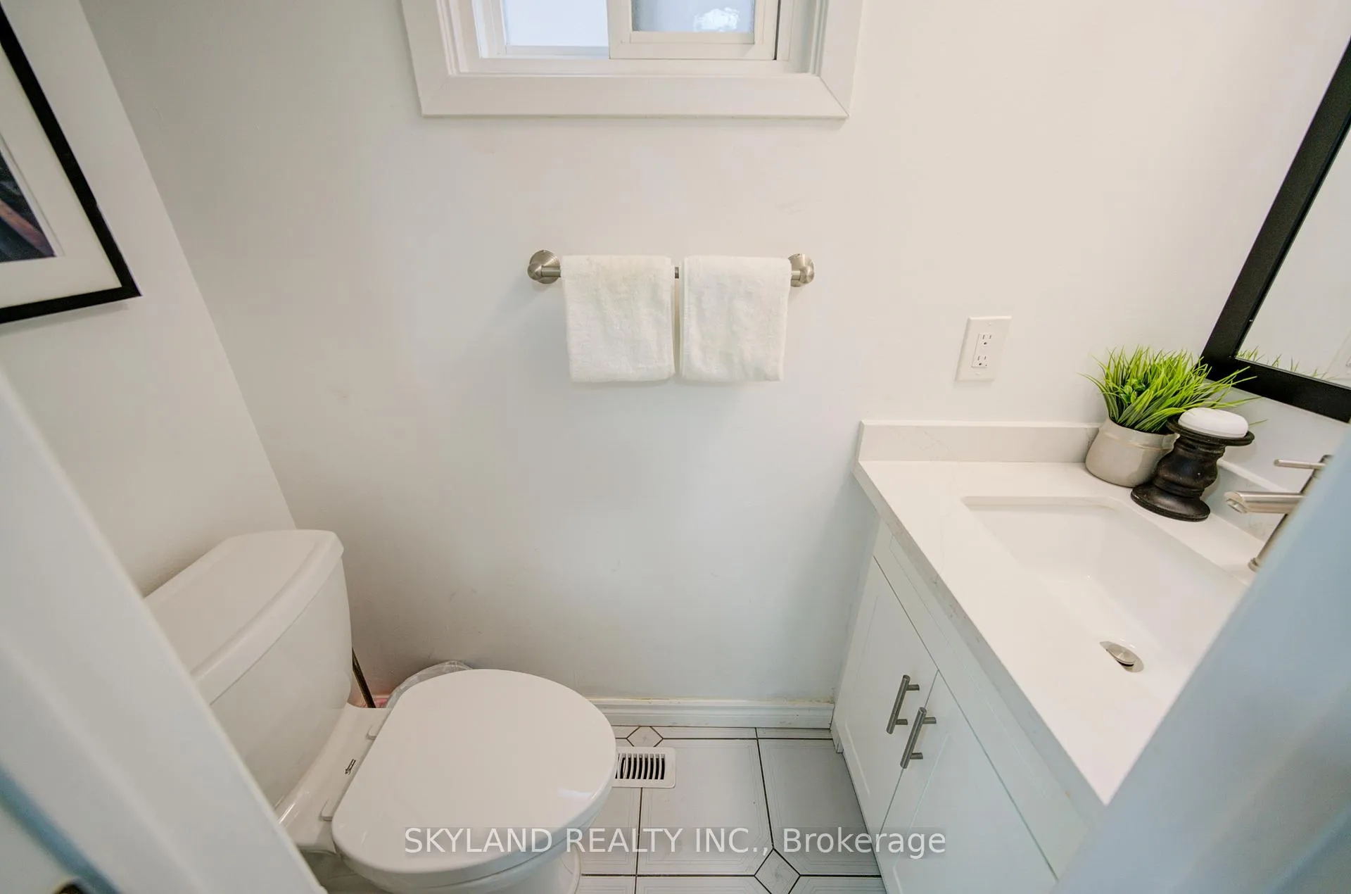 Photo 17 of 56 Upton Crescent, Markham, Milliken Mills West — HOMEH