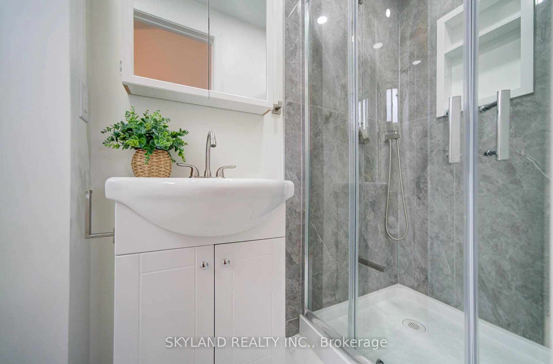 Photo 20 of 56 Upton Crescent, Markham, Milliken Mills West — HOMEH