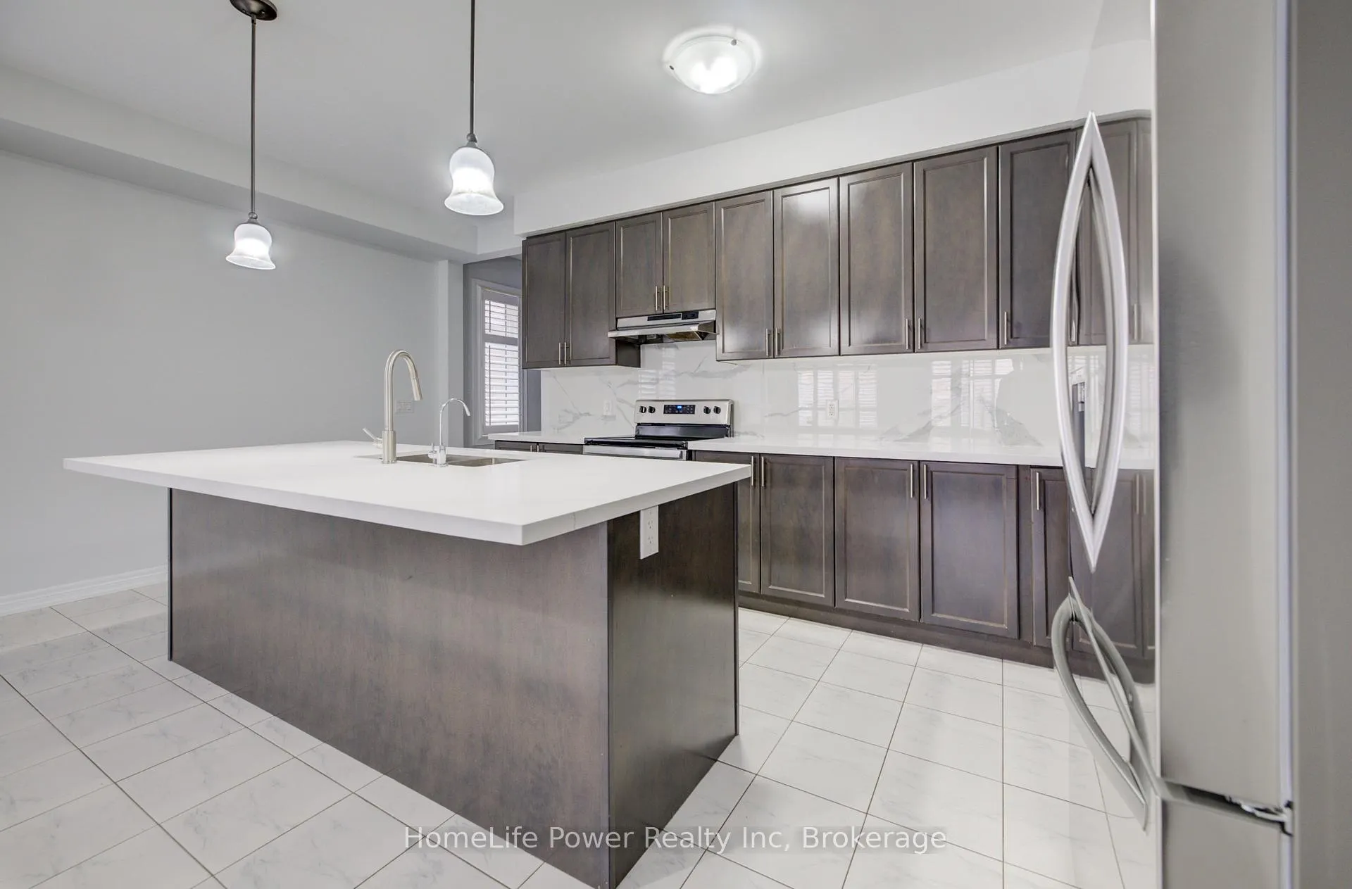 Photo 8 of 56 Reistwood Drive, Kitchener — HOMEH