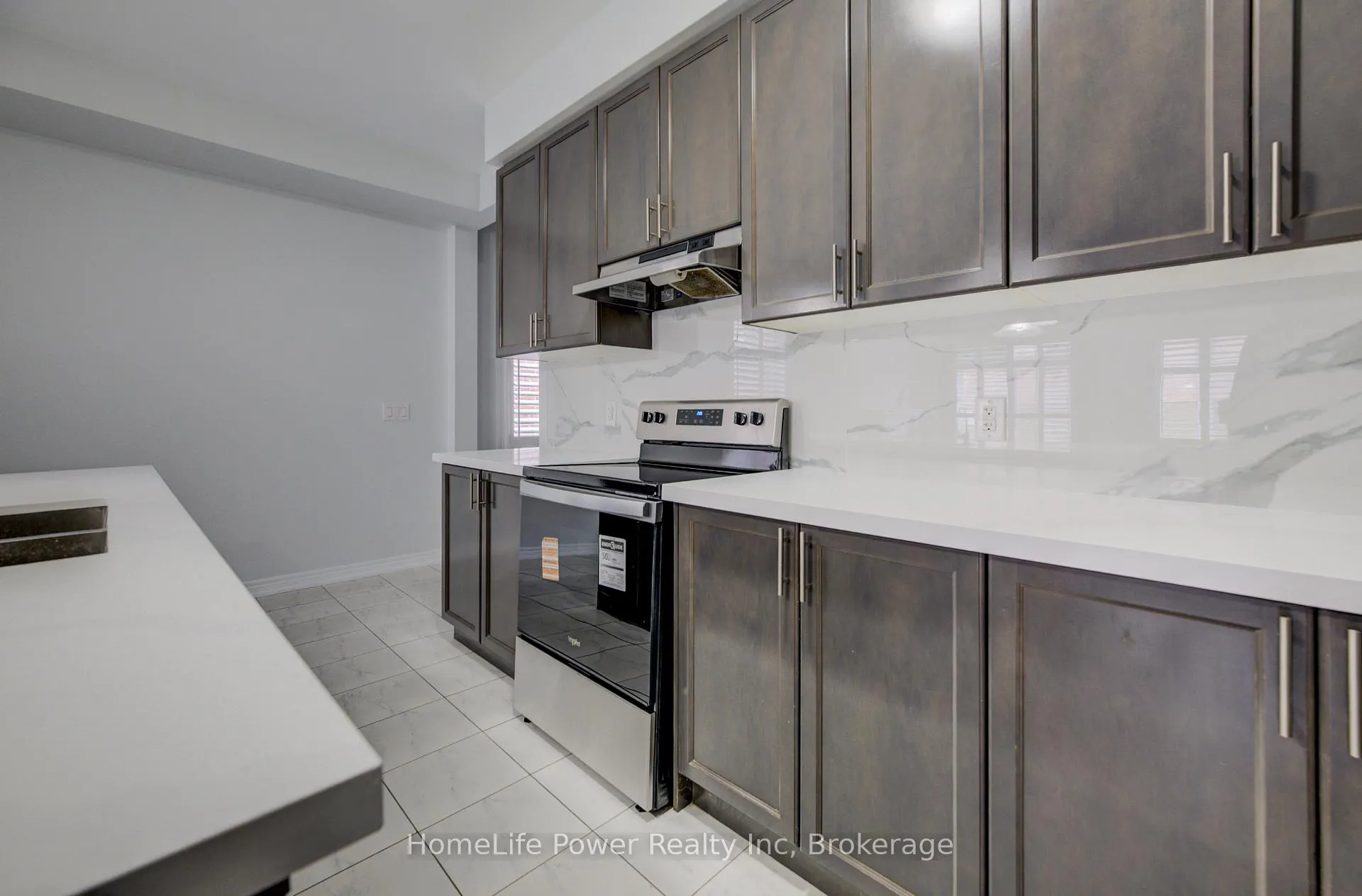 Photo 9 of 56 Reistwood Drive, Kitchener — HOMEH