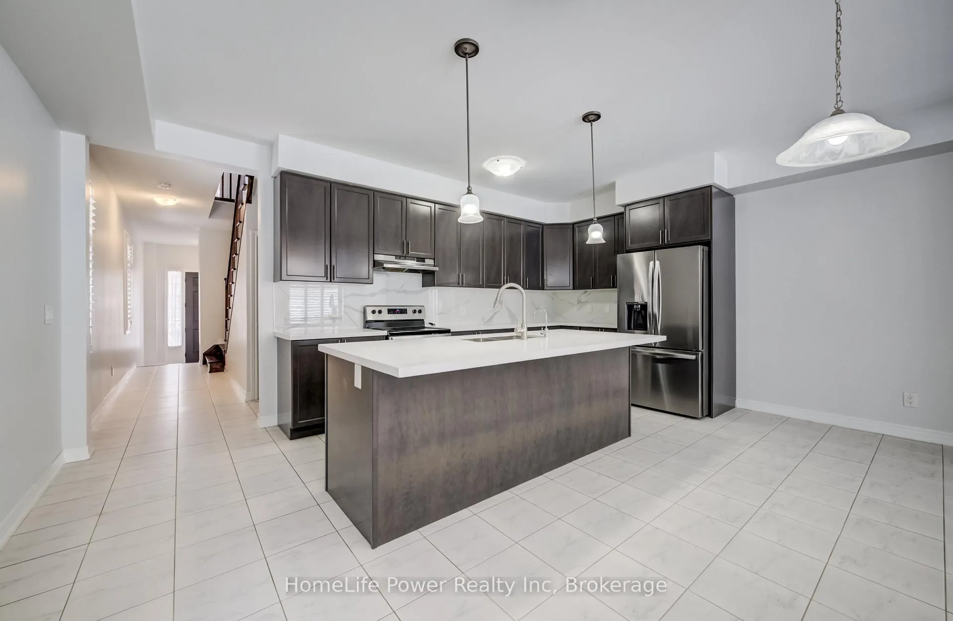 Photo 10 of 56 Reistwood Drive, Kitchener — HOMEH