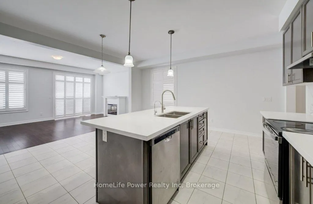 Photo 12 of 56 Reistwood Drive, Kitchener — HOMEH
