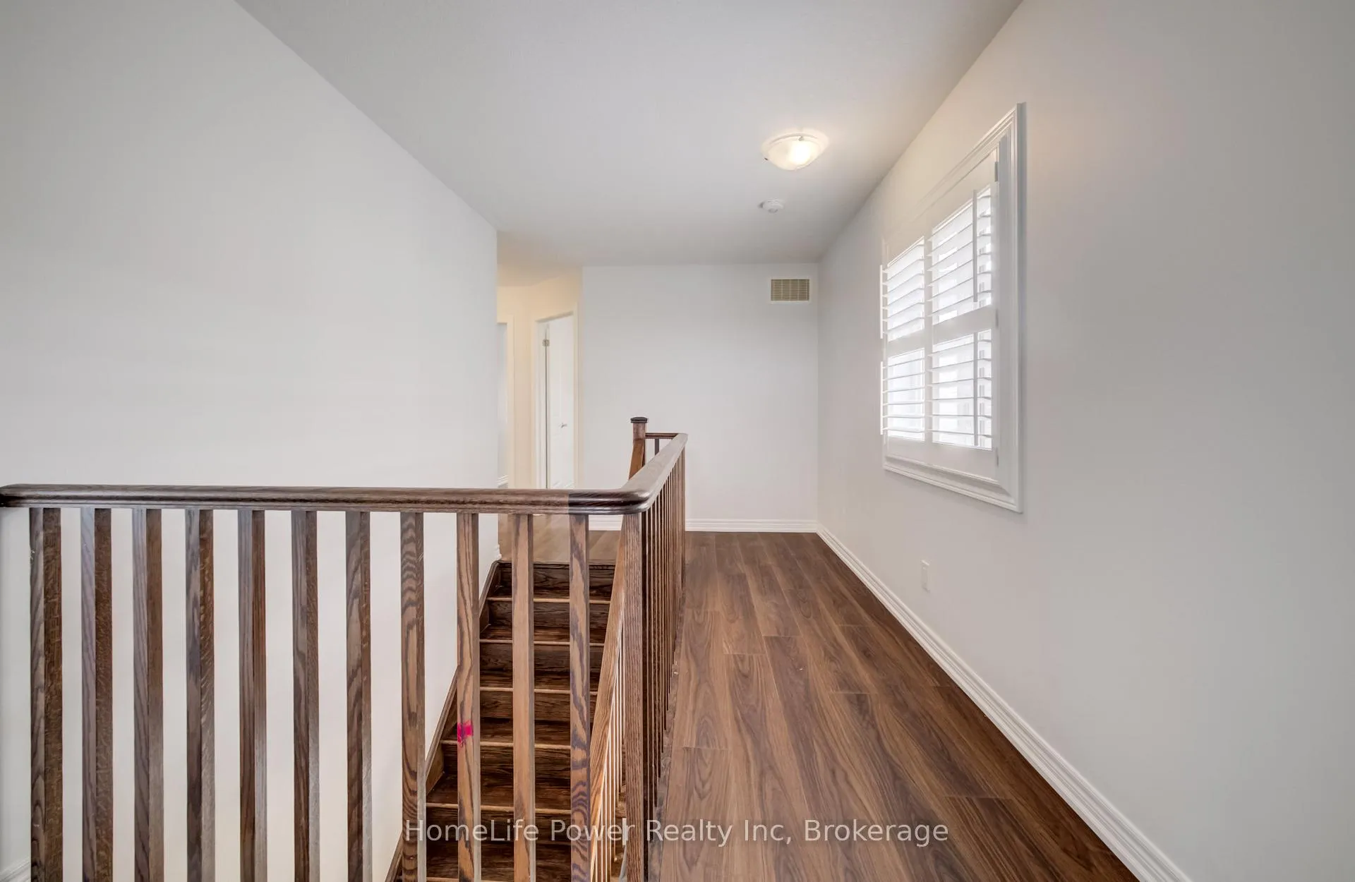Photo 32 of 56 Reistwood Drive, Kitchener — HOMEH