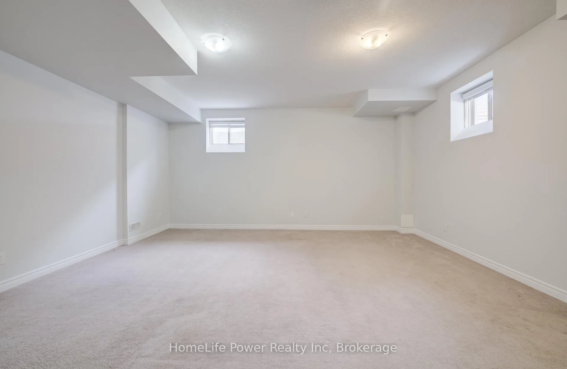 Photo 38 of 56 Reistwood Drive, Kitchener — HOMEH
