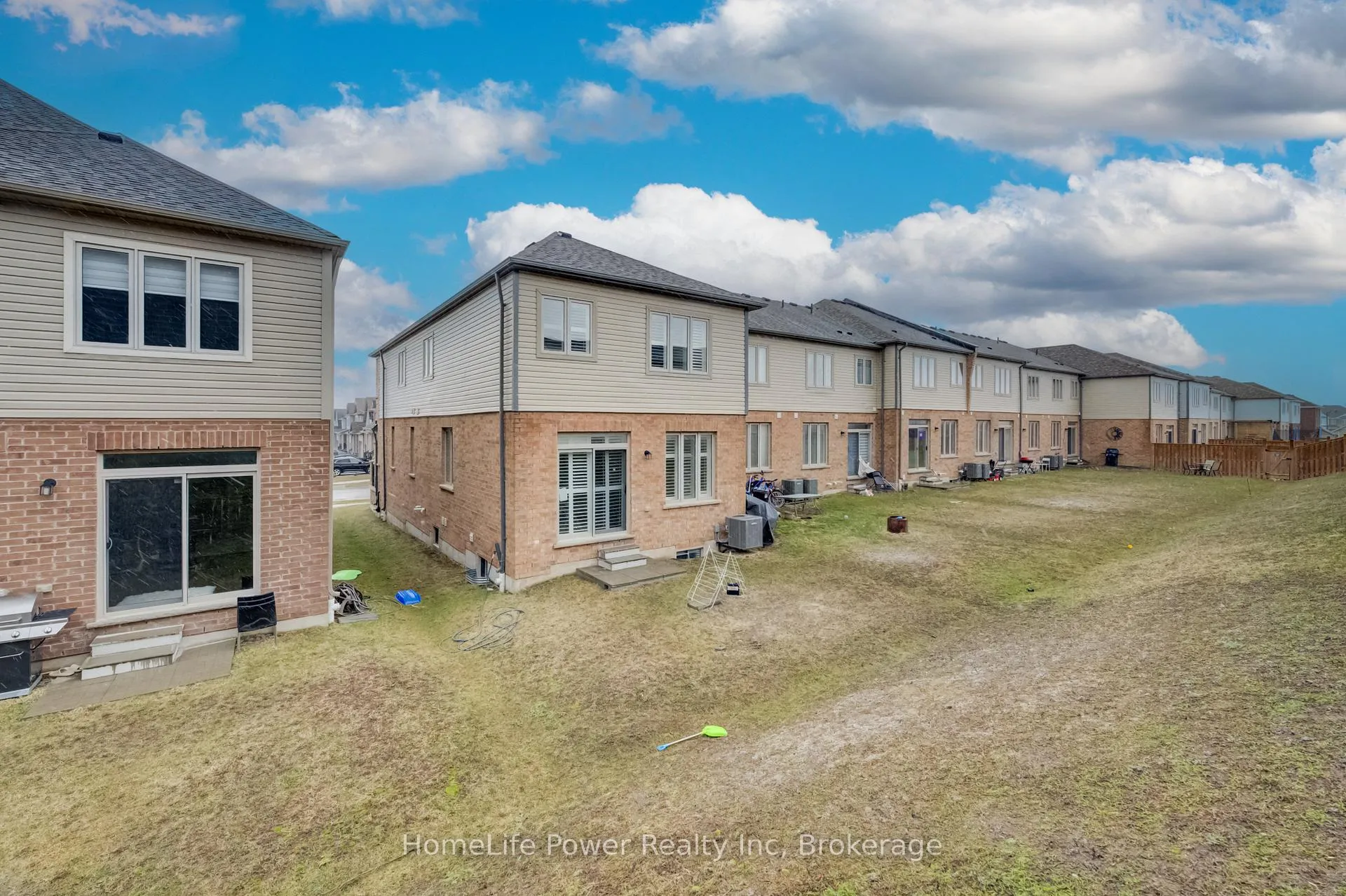 Photo 41 of 56 Reistwood Drive, Kitchener — HOMEH