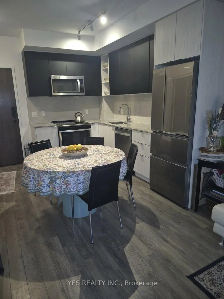 Photo 4 of 100 Eagle Rock Way, Vaughan, Rural Vaughan — HOMEH