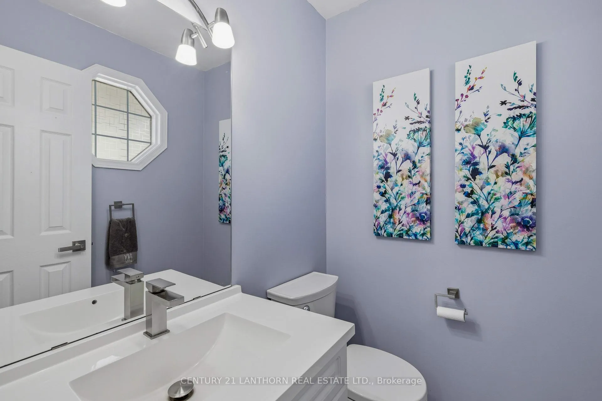 Photo 5 of 880 Walker Court, Kingston, East Gardiners Rd — HOMEH