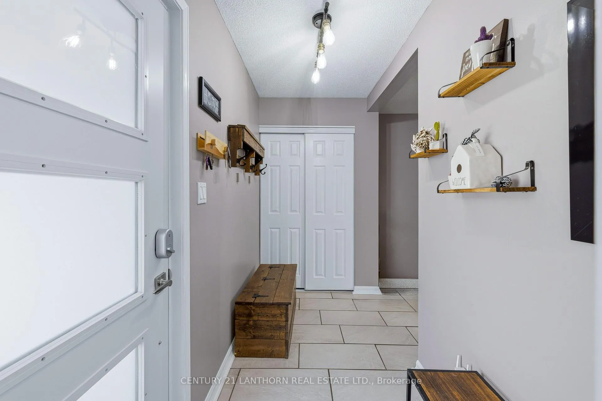 Photo 6 of 880 Walker Court, Kingston, East Gardiners Rd — HOMEH