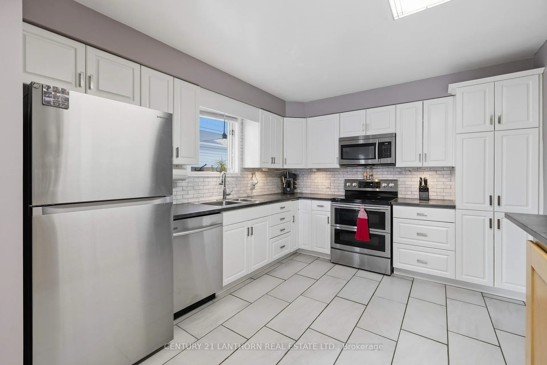 Photo 11 of 880 Walker Court, Kingston, East Gardiners Rd — HOMEH